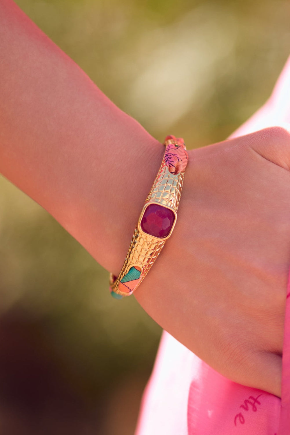 Bracelet with Hibiscus Kiss Ribbon