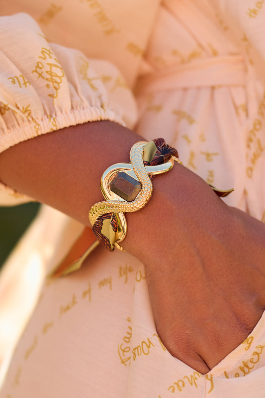 Bracelet with Rustic Seashells Ribbon